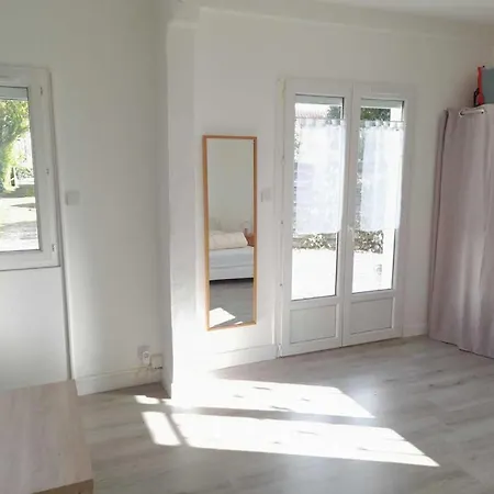 Nid Du Merle, 아파트 페삭