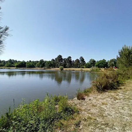 Nid Du Merle, 아파트